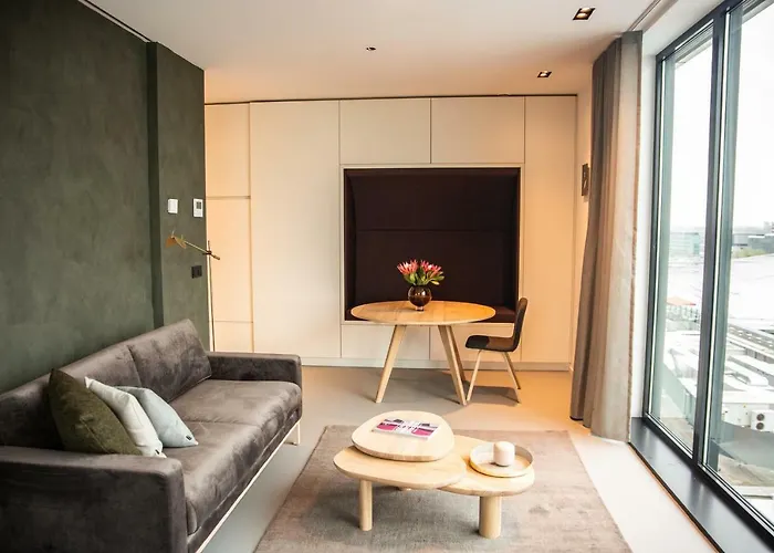 Creative Valley Nest - Luxury Rooftop Apartments
